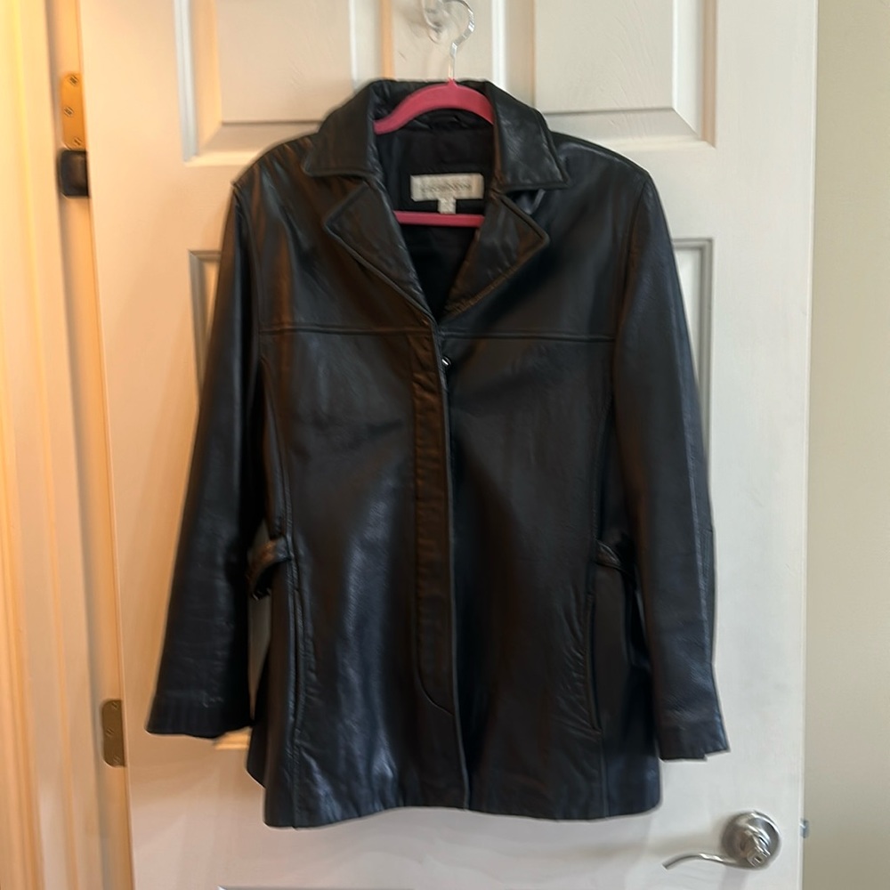 LIZ CLAIBORNE Women's Classic Black Leather Jacket - Classic Collared Coat